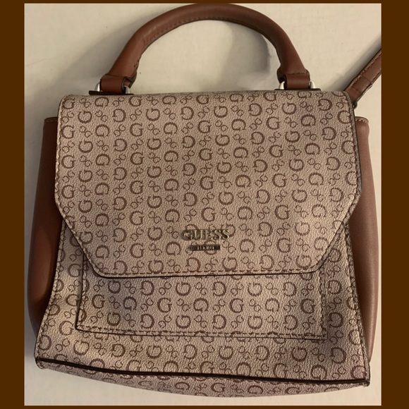 ❌SOLD SOLD SOLD❌USED GUESS PURSE W/SHOULDER STRAP - Picture 3 of 8